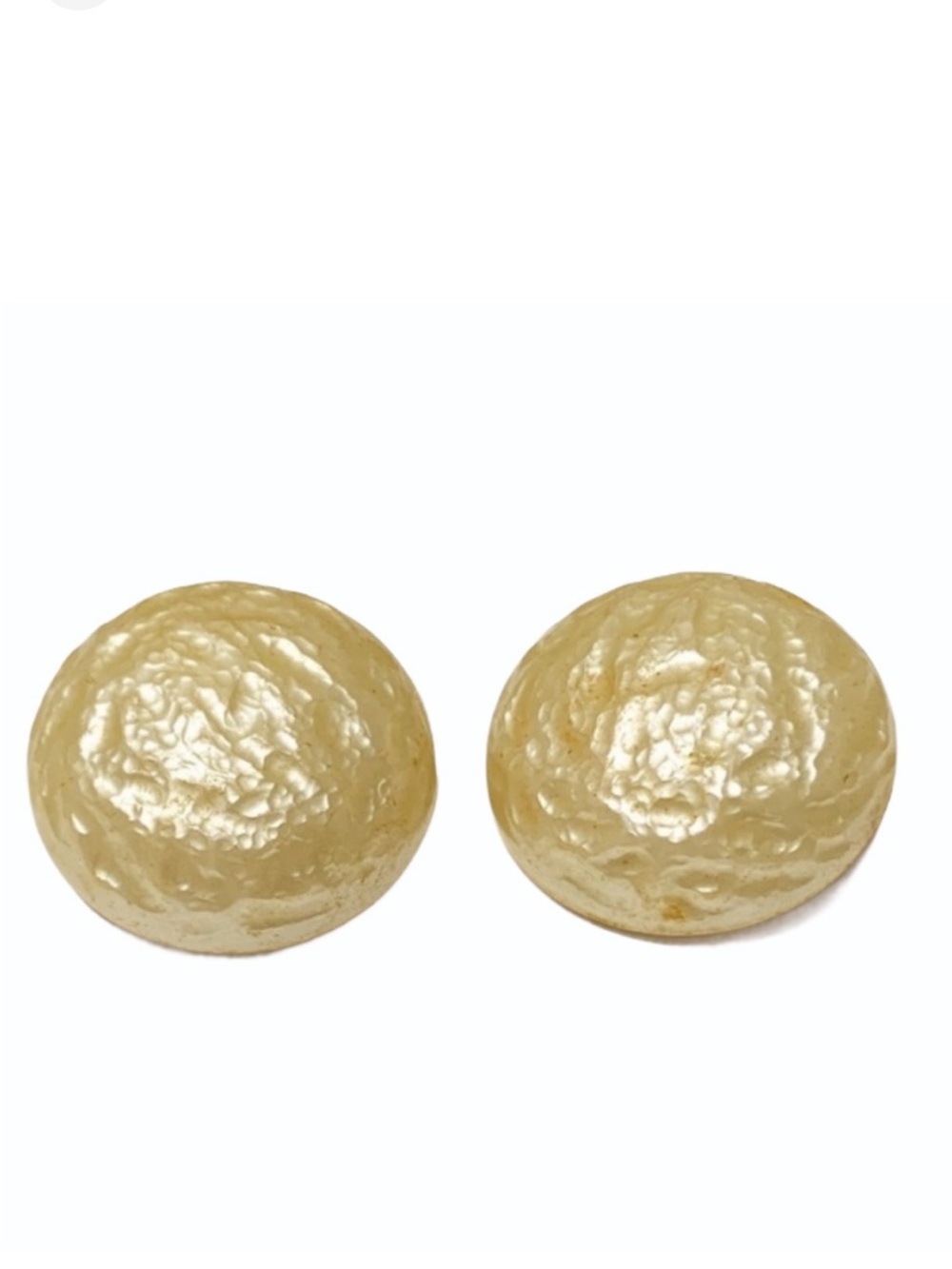 Vintage pearlesque round clip on earrings